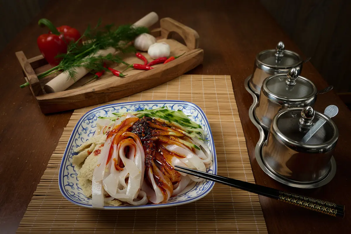 DL Eats cold noodle dish with chili oil and cucumber